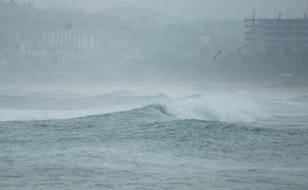 Alertan de otro fenómeno con potencial ciclónico frente a costas de Oaxaca. Foto: Edwin Hernández