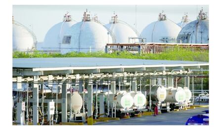 En picada, producción de gasolinas de Pemex