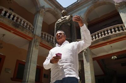 Promete El Bronco quitar financiamiento a partidos y pensiones a expresidentes