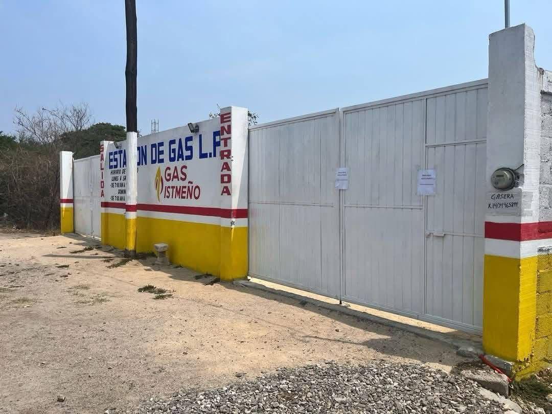 FGR catea inmueble en Ixtepec, Oaxaca; detiene a dos por robo de combustible