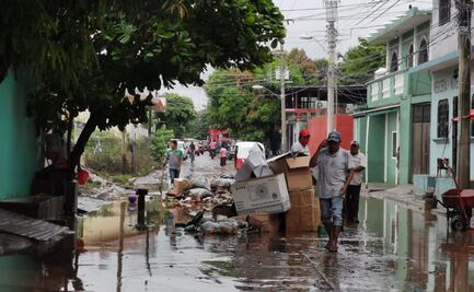 “Desde hace más de 10 años no nos inundábamos”, cuentan familias zapotecas de Juchitán tras desbordarse el río Los Perros