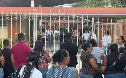 "Cuotas voluntarias", uniformes y altos costos en útiles escolares, golpean la economía de padres de familia en Oaxaca  