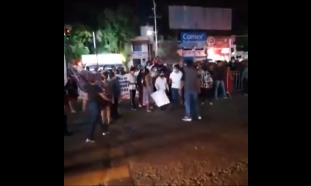 Enfrentamiento entre pobladores de Etla y el MULTI, tras dos días de bloqueo en Hacienda Blanca, Oaxaca