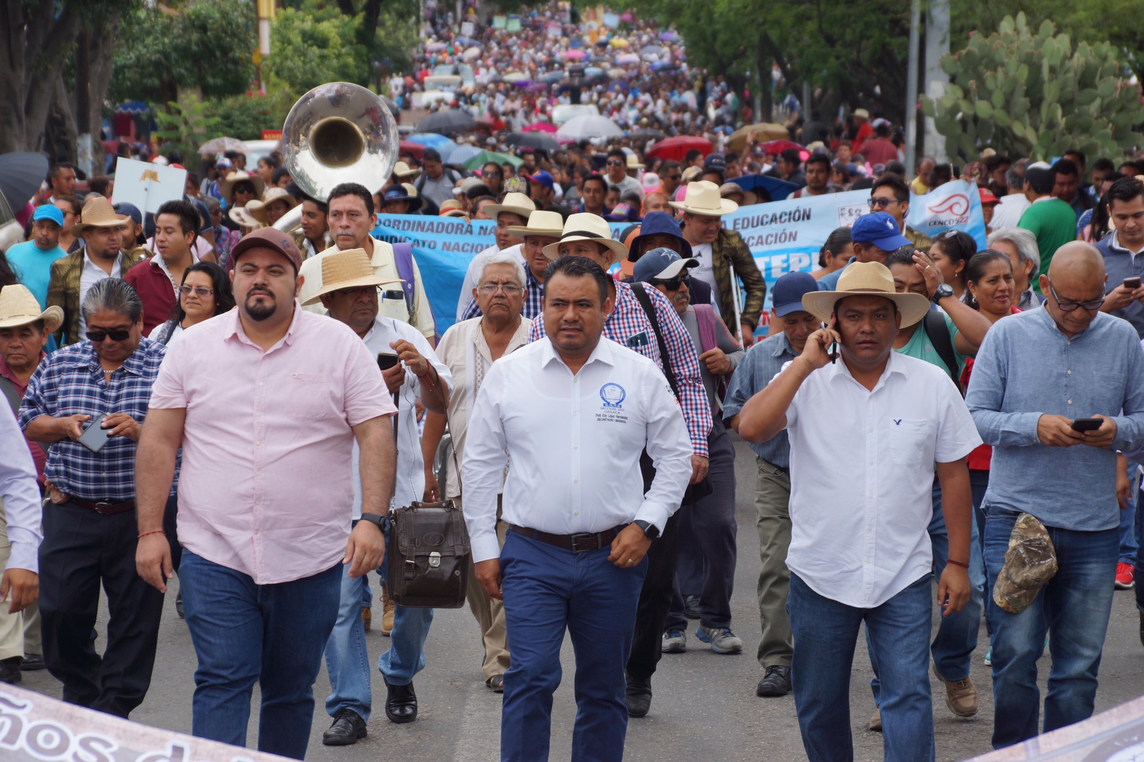 Pide Sección 22 del SNTE a escuelas no participar en desfile del 20 de Noviembre en Puerto Escondido