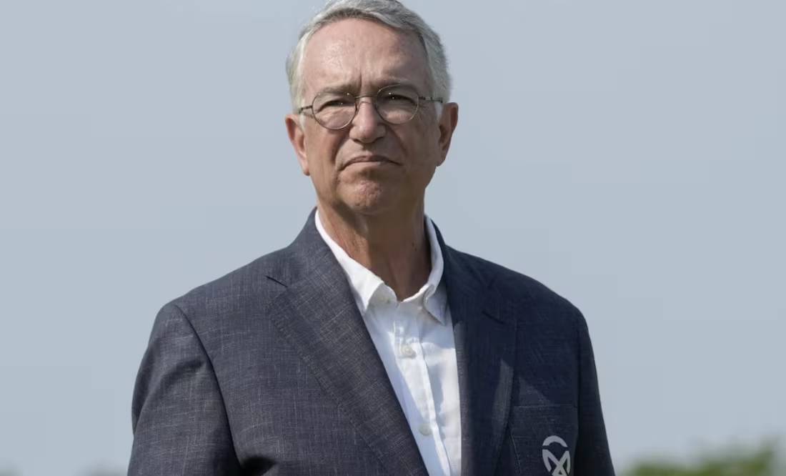 "Toma chocolate": Sheinbaum señala a Ricardo Salinas de vender empresas con deudas al fisco