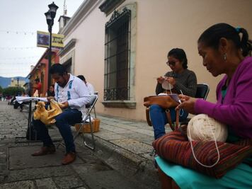 Piden artesanos reconocimiento constitucional con protesta pacífica