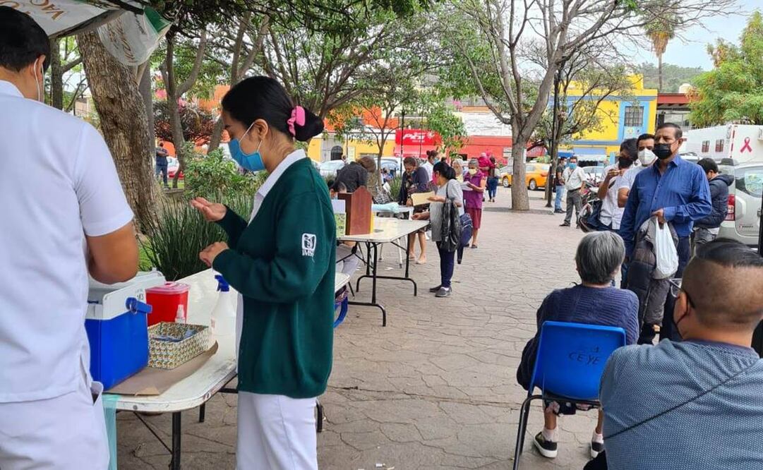 Anuncia IMSS en Oaxaca campaña intensiva de vacunación contra el Covid-19 en lo que resta de abril.