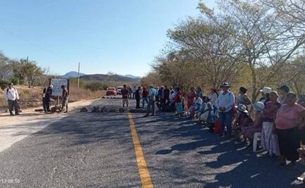 Pobladores de Huamelula denuncian invasión de tierras para desarrollo turístico; cierran paso a Huatulco