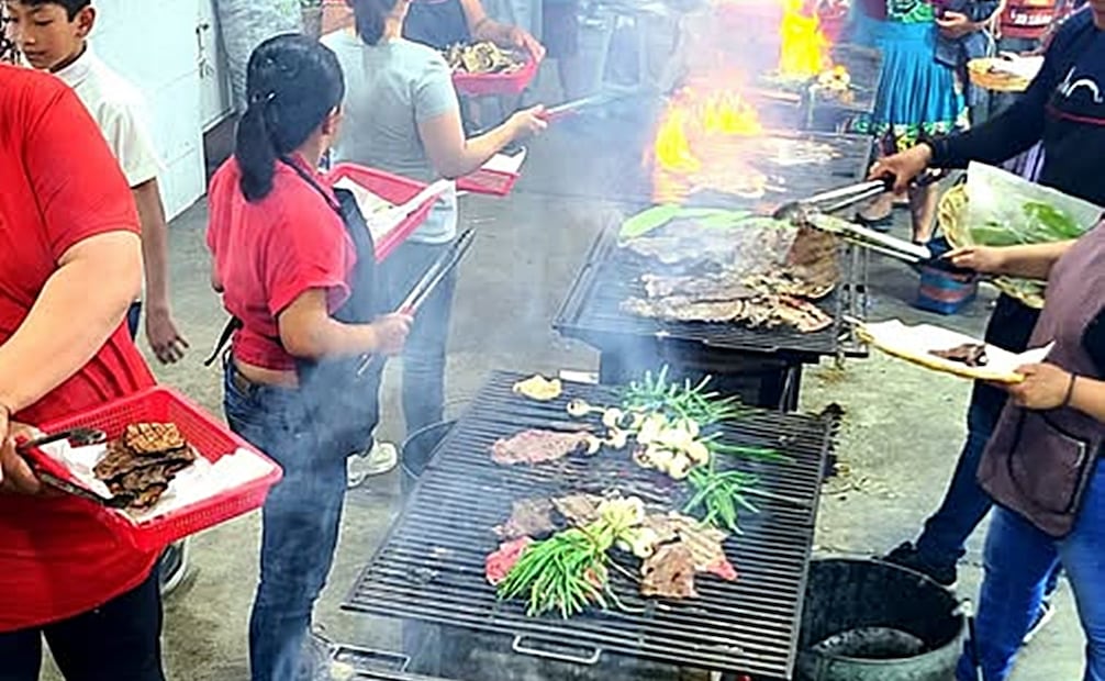 Pasillo del humo en el mercado de Tlacolula. Foto: IG@Viajero Oaxaqueño