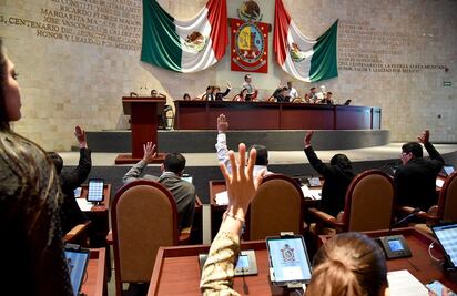 Tras un mes de retraso, funcionarios comparecerán ante comisiones de Congreso estatal