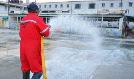 Sanitizan penal de Ixcotel y capacitan a internos ante pandemia por coronavirus