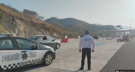 Cumple tres días el bloqueo a la supercarretera Oaxaca-Puerto Escondido; SICT entrega respuesta a demandas 