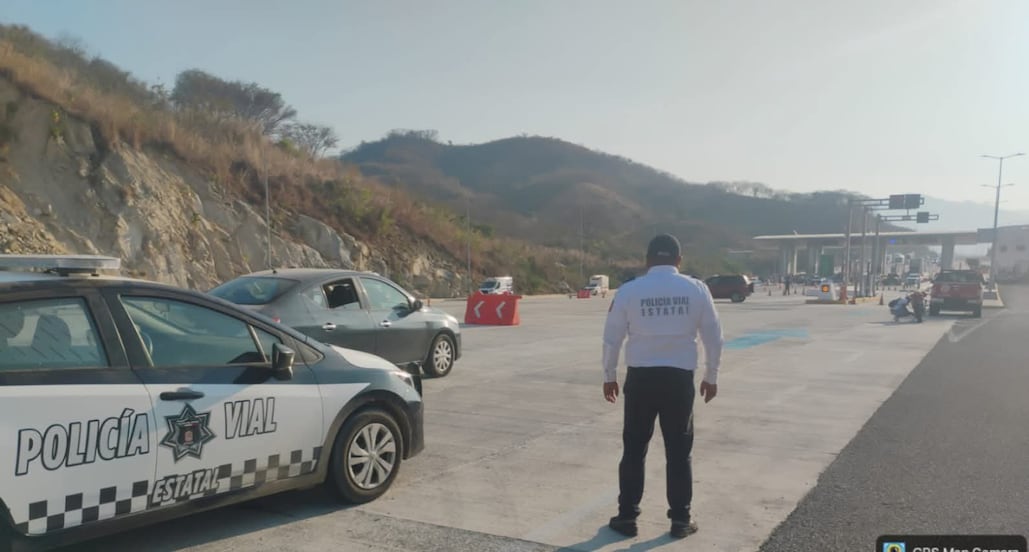 Cumple tres días el bloqueo a la supercarretera Oaxaca-Puerto Escondido; SICT entrega respuesta a demandas