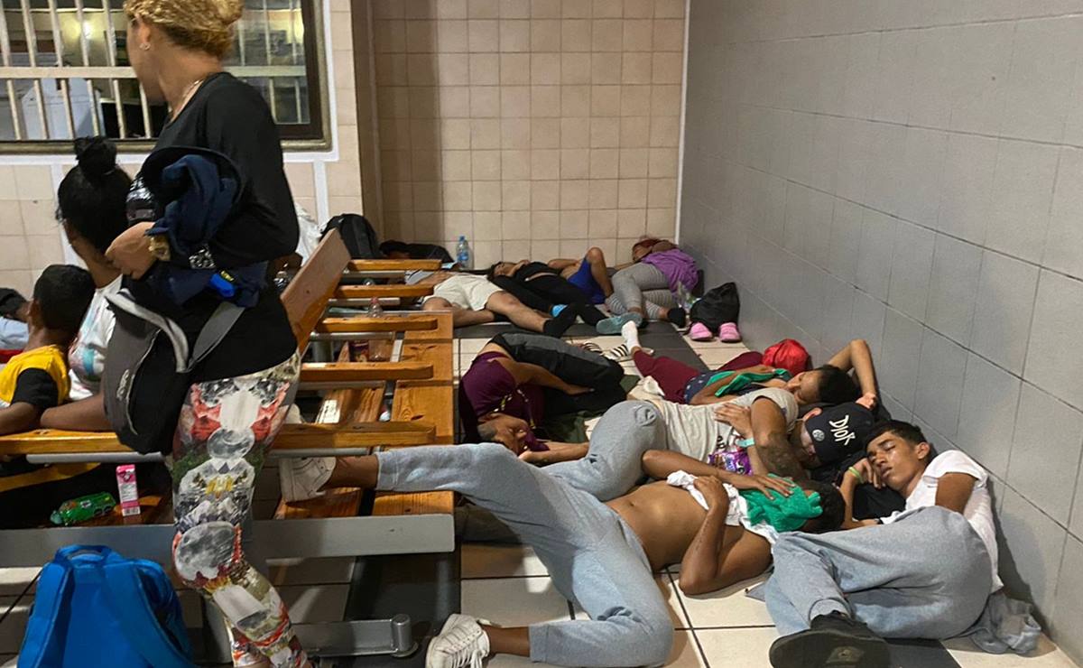 Por flujo de migrantes que cruzan Oaxaca, juchitecos se quedan sin boletos para viajar a la capital