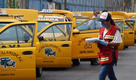 Se reducirán al 50% número de taxis en la ciudad de Oaxaca para disminuir contagios de Covid-19