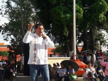 Detienen por acoso sexual a exlíder de la Sección 22 y excandidato del PRD