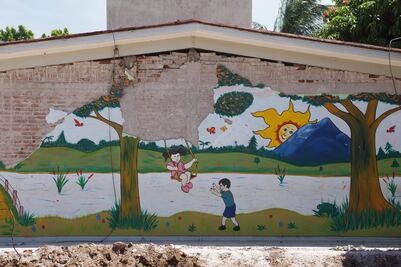 Sin expertos, “el pueblo” reparará 45 mil escuelas dañadas: AMLO