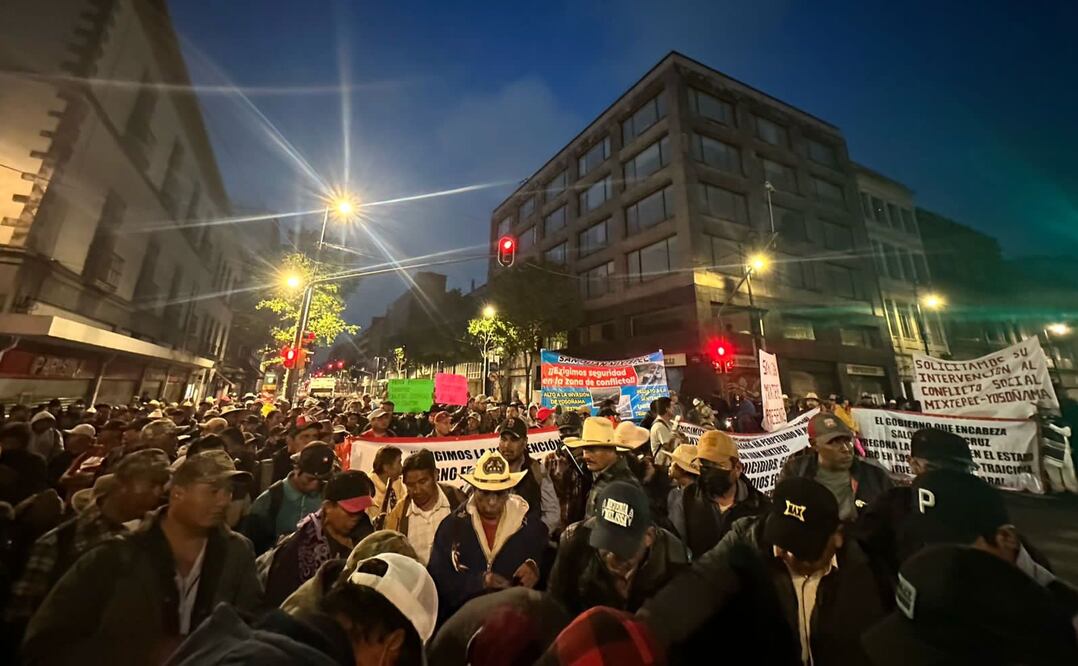 Pobladores de Mixtepec piden intervención de AMLO en conflicto con Yosoñama, en Oaxaca. Foto: Especial