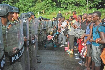 Guardia Nacional frena nueva caravana migrante en Chiapas