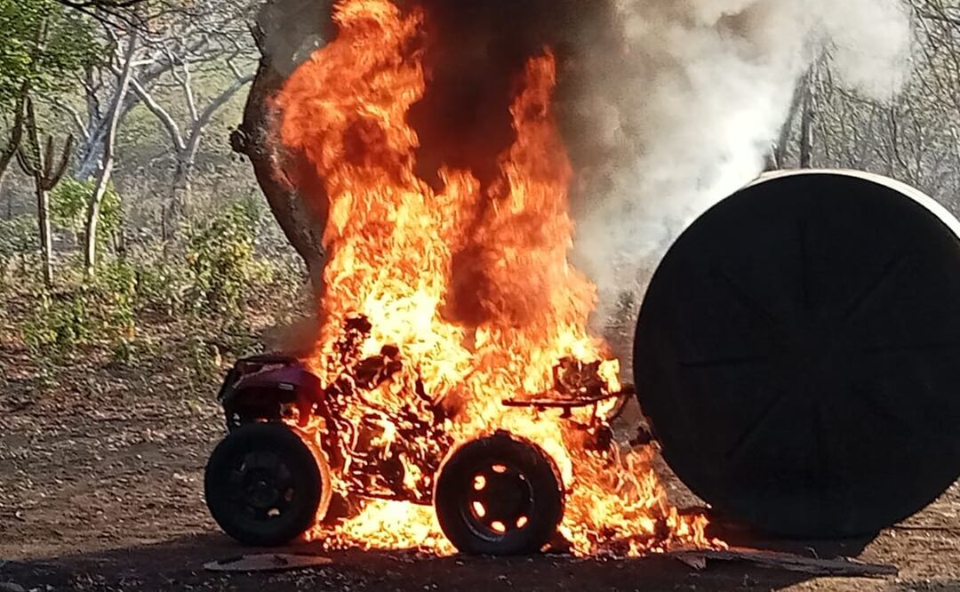 Con quema de llantas y bloqueo, rechazan en Mixtequilla instalación de parque industrial del Interoceánico. Foto: Especial