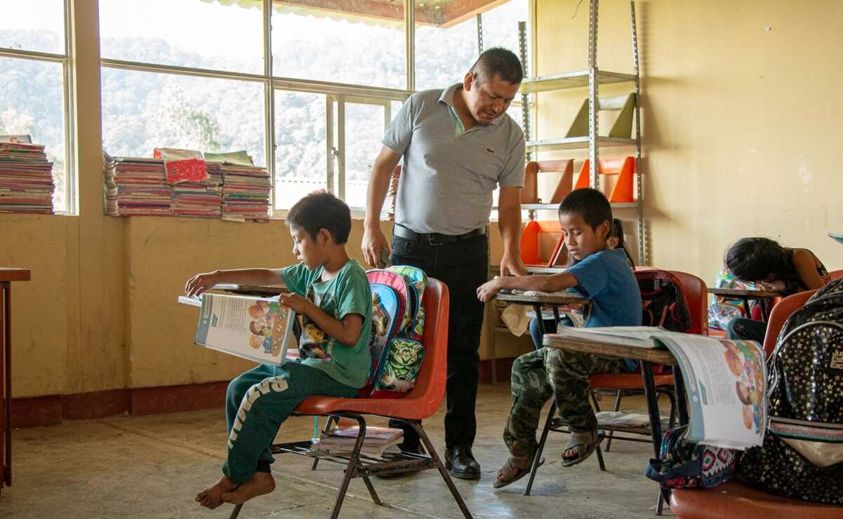 Pese a ser programa prioritario, desde 2020 la 4T dejó sin internet a escuelas indígenas de Oaxaca. Fotos: Juana García