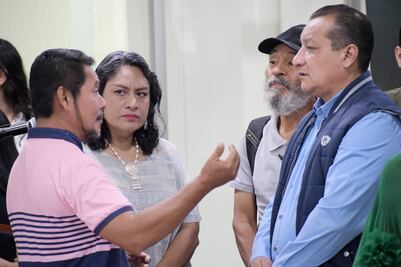 Se reúnen colectivos con diputados de Oaxaca para pedirles apoyo ante la falta de medicamentos en el IMSS-Bienestar  