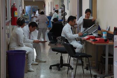 Denuncian negligencia del IMSS en atención a policía
