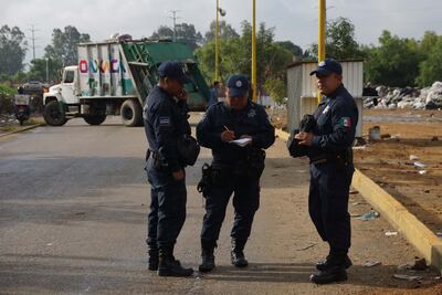 Recoger basura y espionaje político, entre las tareas de la Policía de Oaxaca