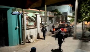Balean casa de diseñador del vestido de la presidenta Claudia Sheinbaum en Juchitán