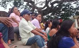 Denuncian que hombres armados bloquean acceso a Platanillo, Oaxaca; impiden acceso de maestros y personal médico