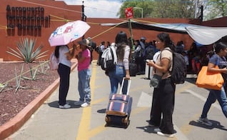 Maestros de la Sección 22 del SNTE vuelven a bloquear accesos al aeropuerto de Oaxaca
