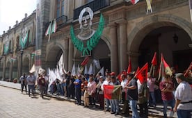 Difieren audiencia de juicio contra 3 policías imputados por la masacre de Nochixtlán; comité de víctimas protesta