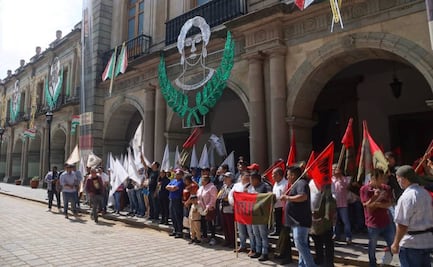 Difieren audiencia de juicio contra 3 policías imputados por la masacre de Nochixtlán; comité de víctimas protesta