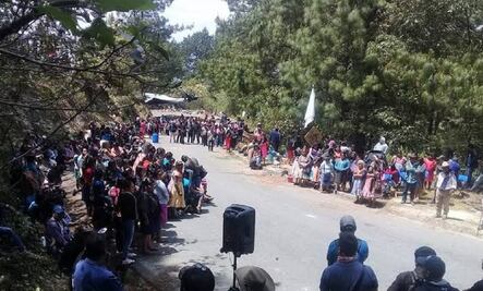 Cumple una semana bloqueo a Santa Catarina Juquila; no hay solución