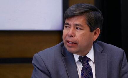 Renuncia Tonatiuh Guillén como comisionado del INM