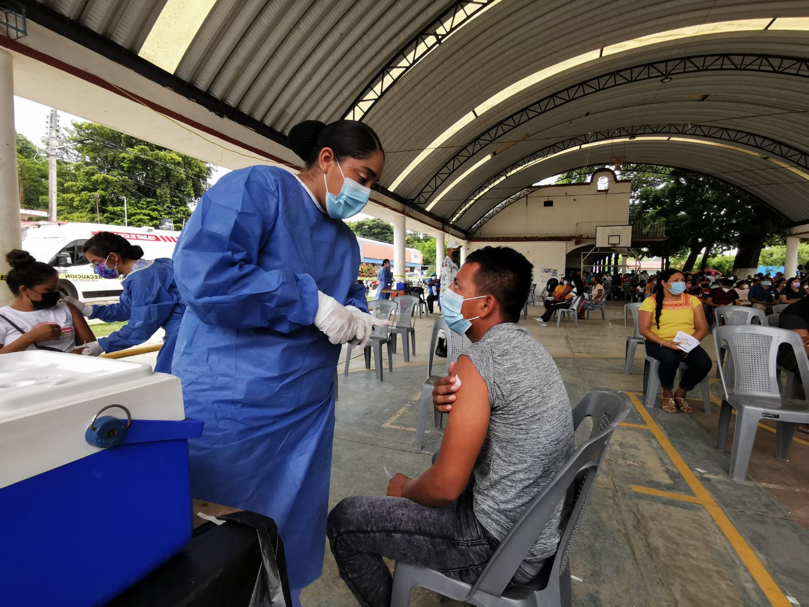 En Oaxaca, más 429 mil han recibido vacuna CanSino de una dosis; ahora esperan fecha de refuerzo