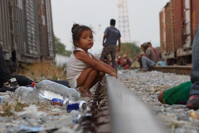 Niñas y niños migrantes también esperan el rugido de “La Bestia”