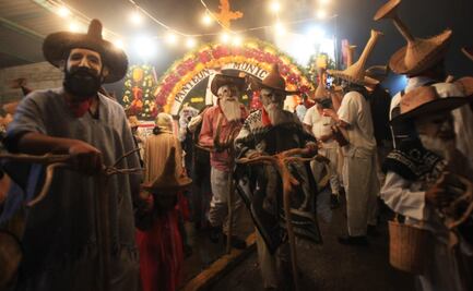 Huehuentones, hombres que nacen de la tierra para arropar a las ánimas en Oaxaca