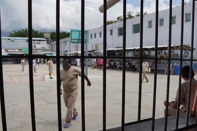 Persiste sobrepoblación y hacinamiento en penales de Oaxaca