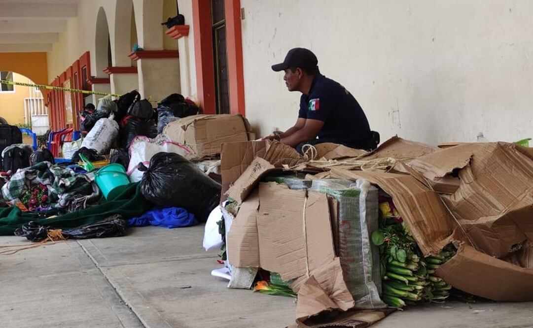 Camiones sin seguridad y con fallas: única opción de familias mixtecas para viajar de Oaxaca a CDMX. Fotos: Juana García