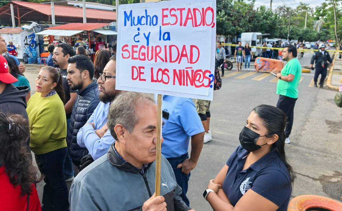 Padres de familia y vecinos acuerdan parar obras del nuevo estadio de béisbol de los Guerreros de Oaxaca