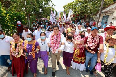 Bitácora de Campaña: Promete morenista “desmontar el patriarcado” en Oaxaca; van naranjas por “nuevo pacto empresarial”