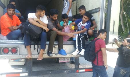 Aseguran tráiler con 48 migrantes en el Istmo