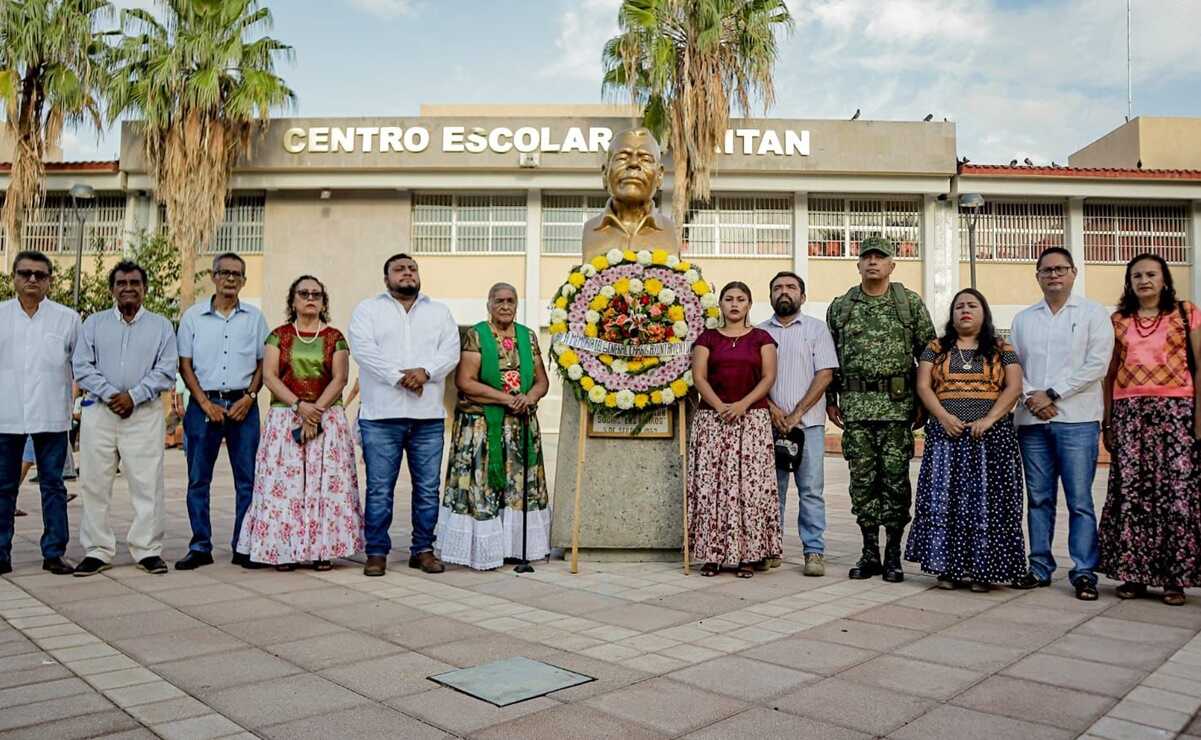 A 59 años de su muerte, rinden en Oaxaca homenaje al general Heliodoro Charis Castro, héroe de Juchitán. Foto: Especial