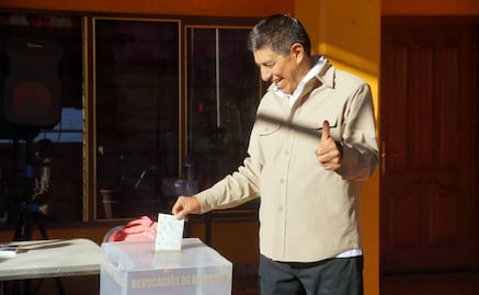 "Si el pueblo dice que ya no, yo me voy a mi casa": Jara tras votar en consulta de revocación de su mandato