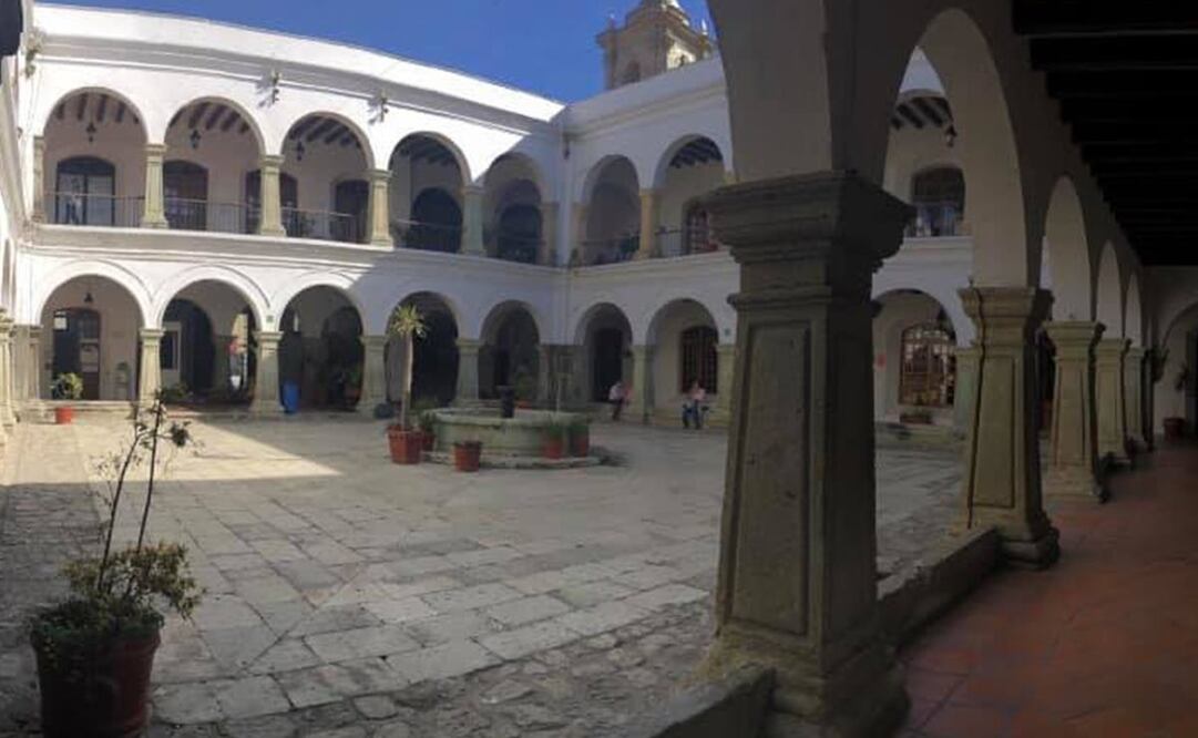 Despiden a inspectora de comercio de Oaxaca de Juárez tras denunciar hostigamiento; exige audiencia con edil. Foto: Especial