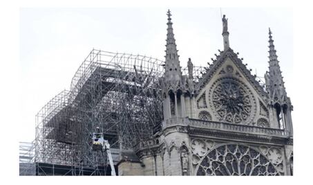 ¿Un atentado? ¿Una distracción? Esto se dice sobre el incendio en Notre Dame