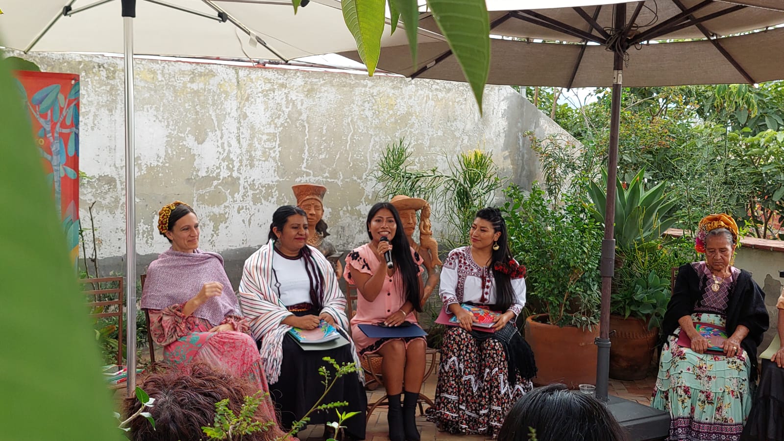 Comparten Yalitza Aparicio, María Reyna y Estrella sus historias de “mujeres chidas” en Oaxaca