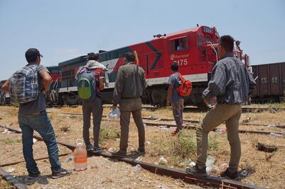 Flujo de migrantes no cesa en el Istmo de Tehuantepec