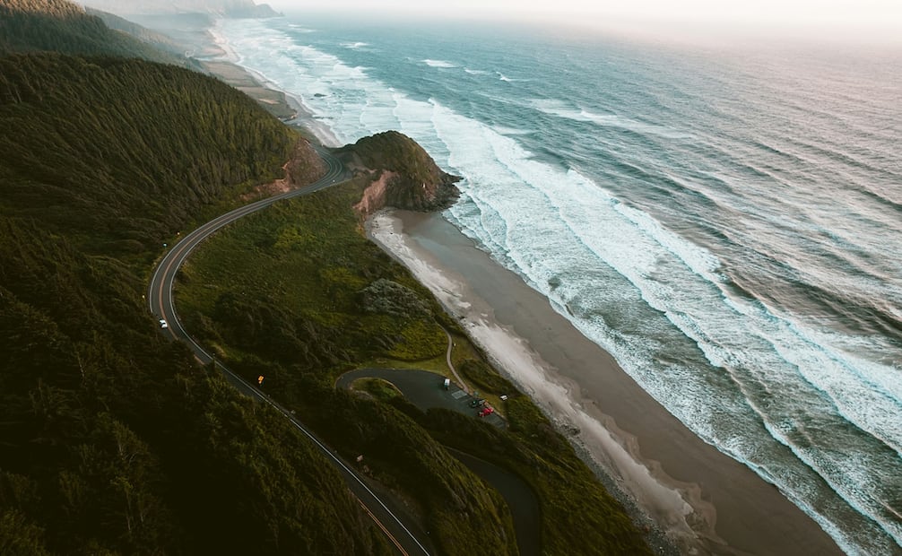 Estas son las playas que puedes visitar sobre la nueva carretera Oaxaca-Puerto Escondido. Foto: Unsplash.
